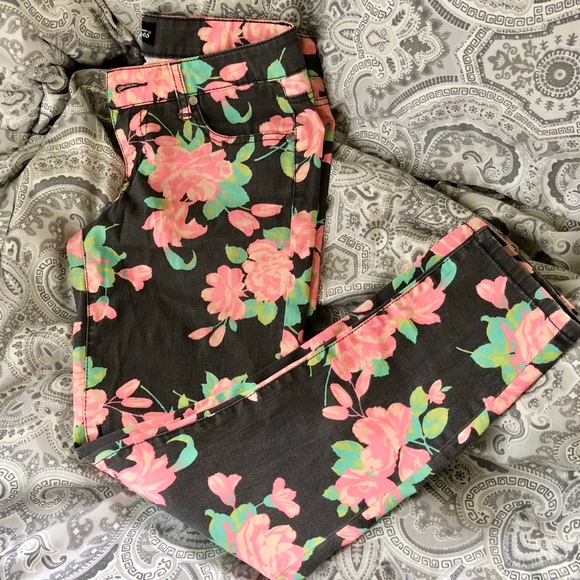 celebrity blues Denim - Gray Floral Pink Rose skinny leg print jeans
